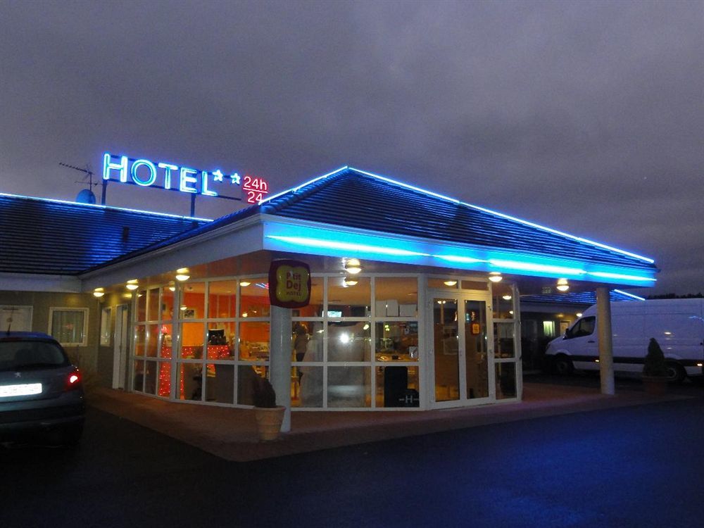 The Originals Access, Hotel Saint-Flour Εξωτερικό φωτογραφία