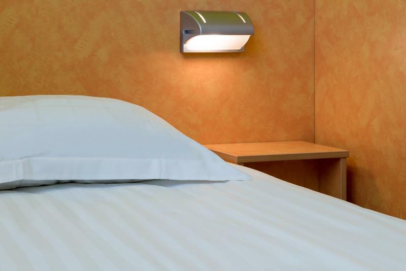 The Originals Access, Hotel Saint-Flour Εξωτερικό φωτογραφία